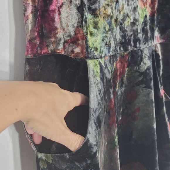 Tribal Femme NEW Velvet Black Floral Print Long Bell Sleeve Shift Dress S NWT - Picture 12 of 12